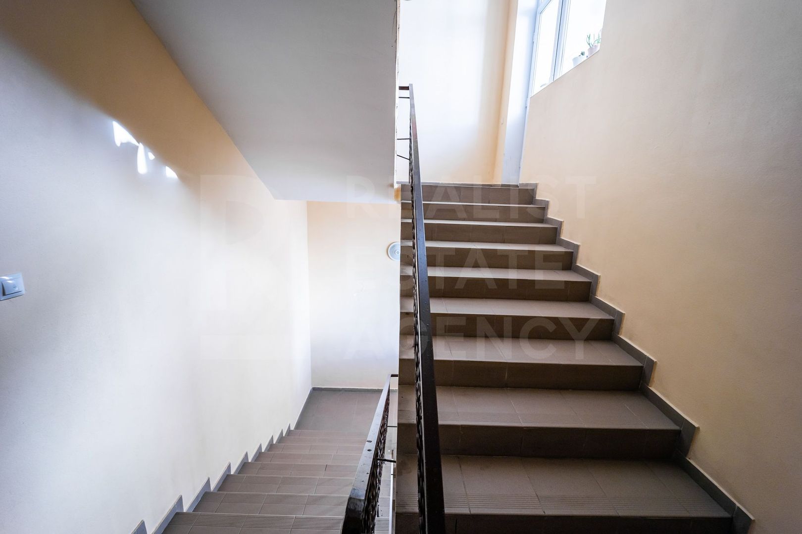 Vânzare, apartament 2 camere + living, str. Alecu Russo, Ciocana - Poză 15