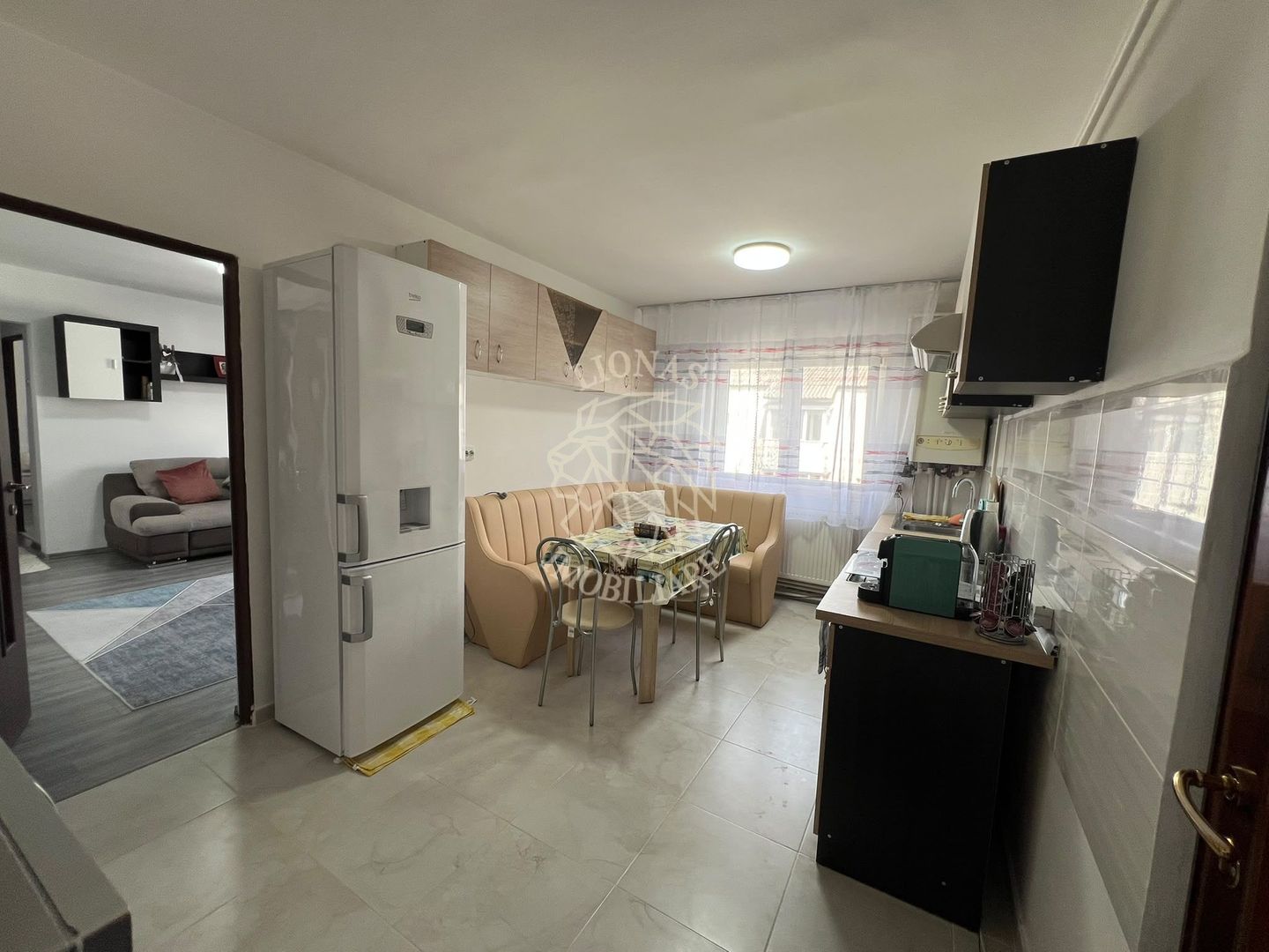 Apartament Renovat 2 camere 59 mp con.-balcon-Zona Decebal - Poză 4