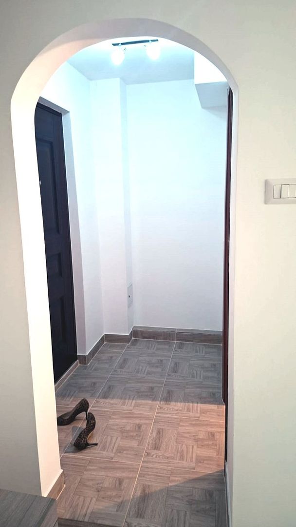 Apartament cu 2 camere, complet renovat, în zonă centrală din Tecuci - Poză 6