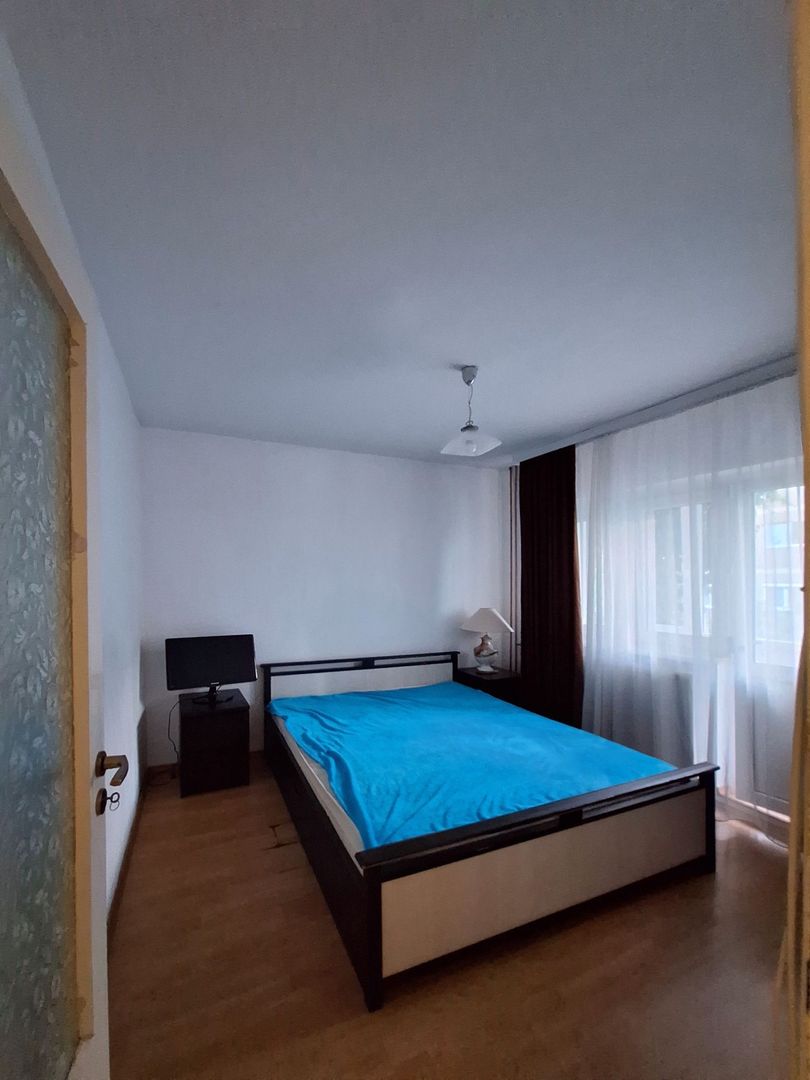 Apartament cu 3 camere,luminos in zona Aradului - Poză 1