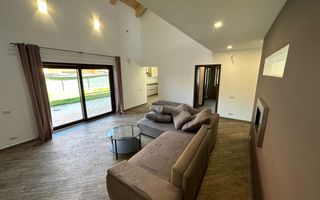 CASA SPATIOASA  CU GARAJ SI TEREN DE 600 MP - Poză 2