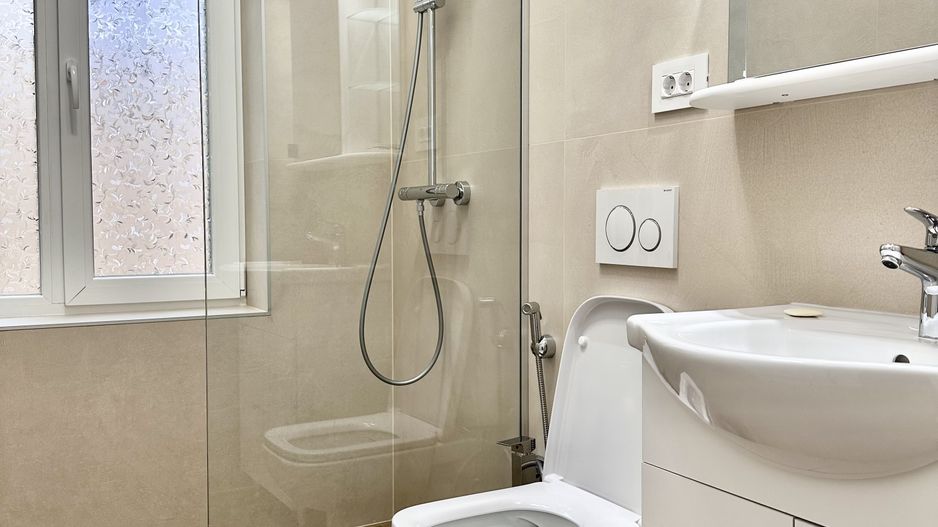 Casa de inchiriat, 3 camere, 3 bai, renovata, prima inchiriere. - Poză 8