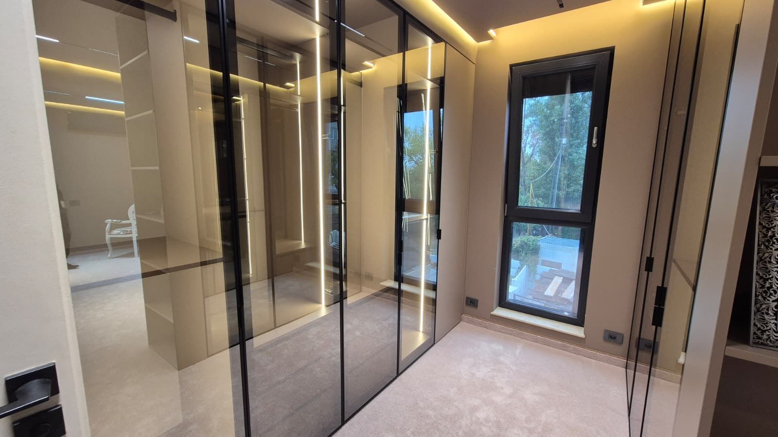 VILA NOUA | MOBILATA SI UTILATA | DAMAROAIA | LANGA PETROM CITY - Poză 24