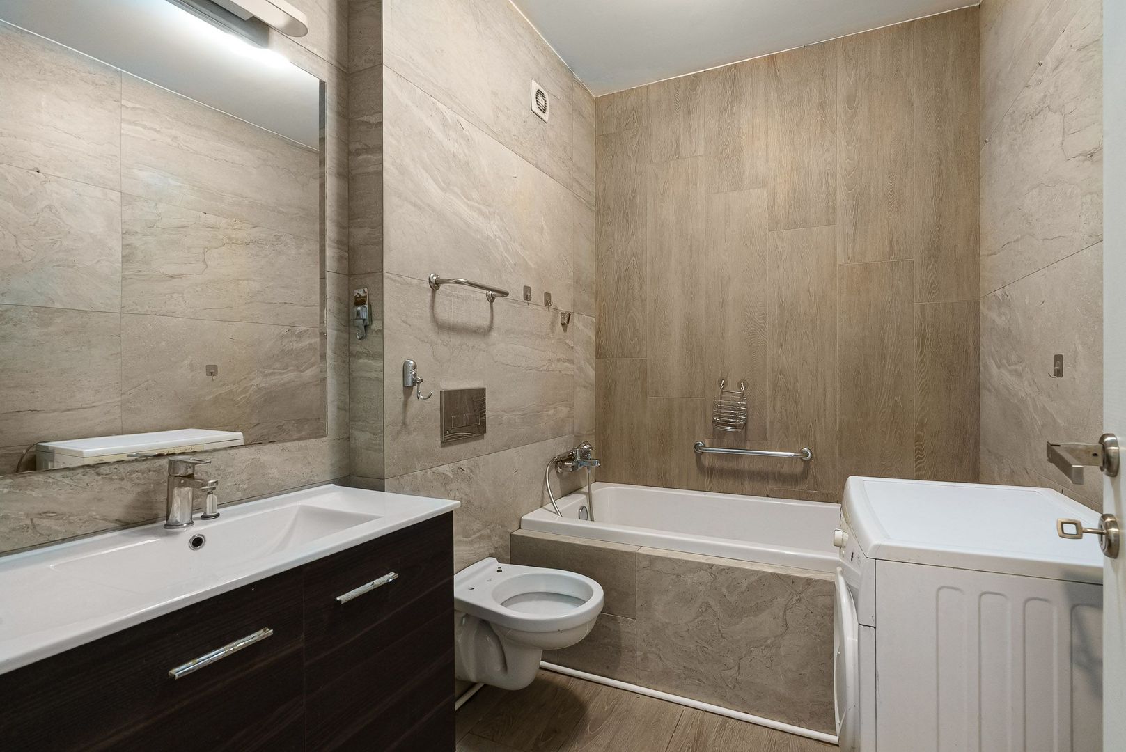 Apt 2 camere Berceni Turnu Magurele vis-a-vis Mega Image bloc 2019 - Poză 9