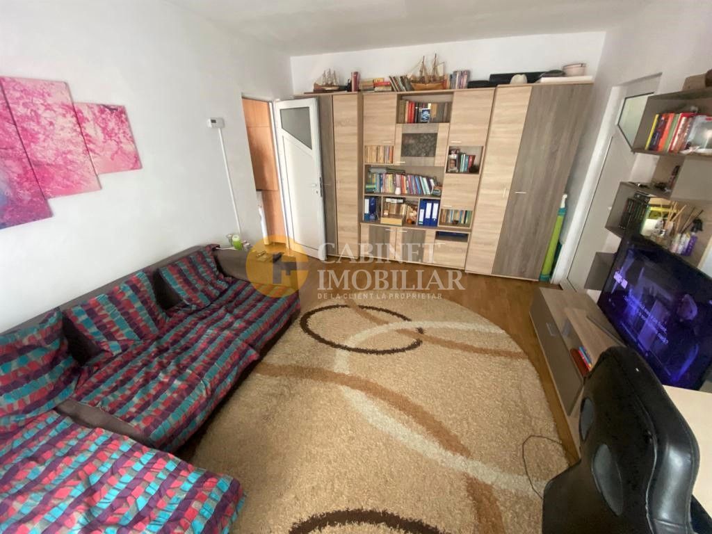 Etaj 2, Piata Voievozilor 2 camere ideal pentru investitii - Poză 2