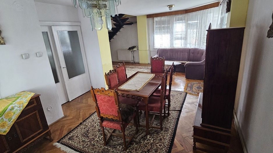 Vând apartament 4 camere  100 mp Satu Mare - Poză 1