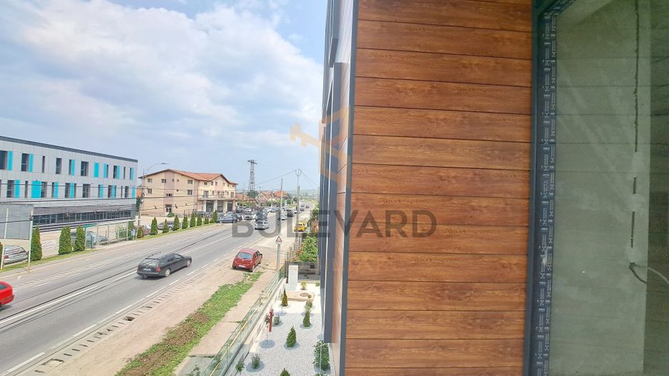 Cladire comerciala situata la drum intens circulat, 1365 mp utili + 20 parcari - Poză 21