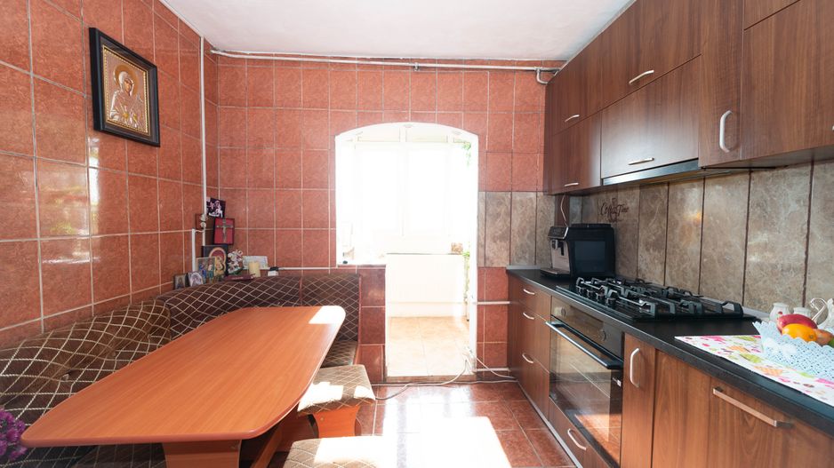 Apartament cu 3 camere de vanzare in zona Metrou Gorjului - Poză 9