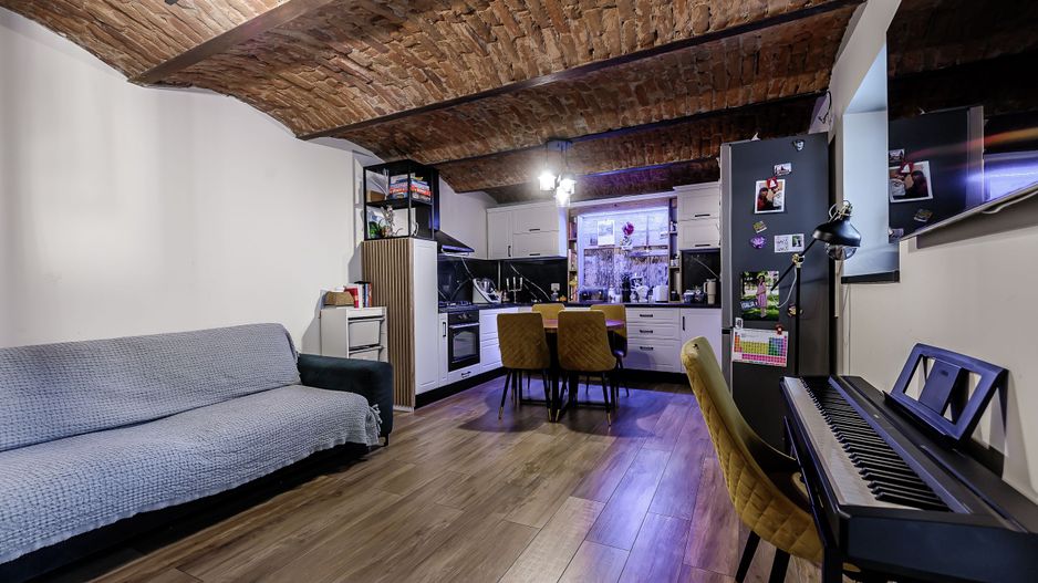 Apartament tip casa, cu gradina proprie, in zona centrala a Aradului - Poză 11