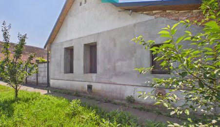 Casă renovată cu 3 camere în Battonya