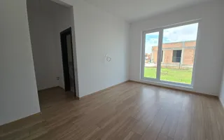 Casa 4 Camere | 200 M de Blv. | Curte amenajata - Poză 11