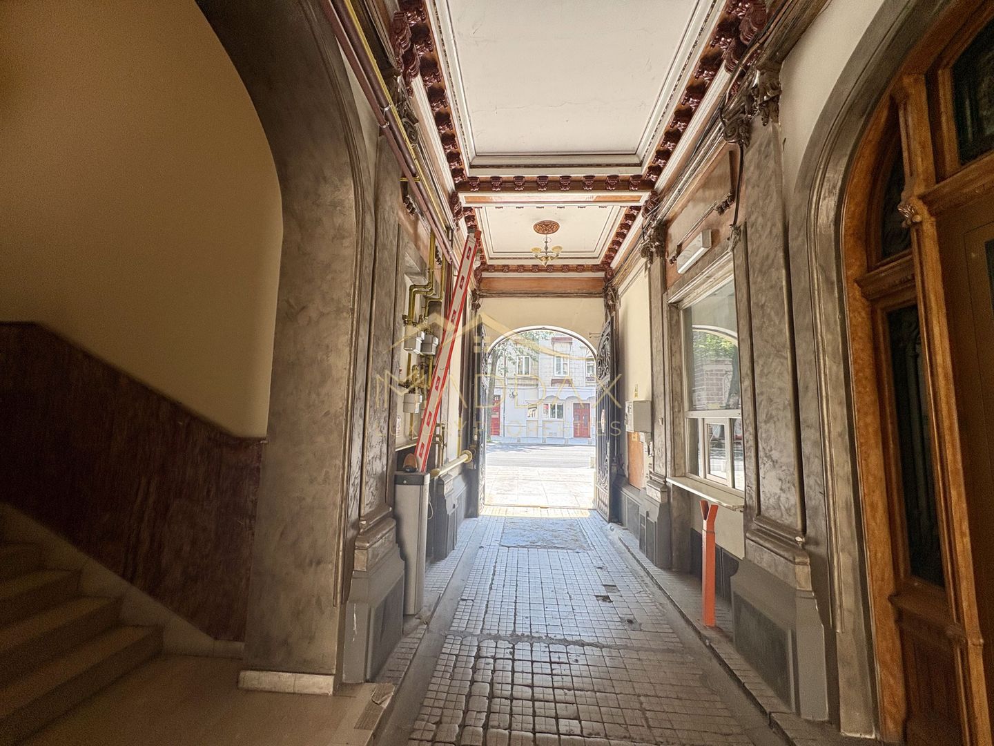 De Vanzare-Central/Cismigiu ~ Spatiu Birouri/Clinica/Centru Infrumusetare - Poză 16