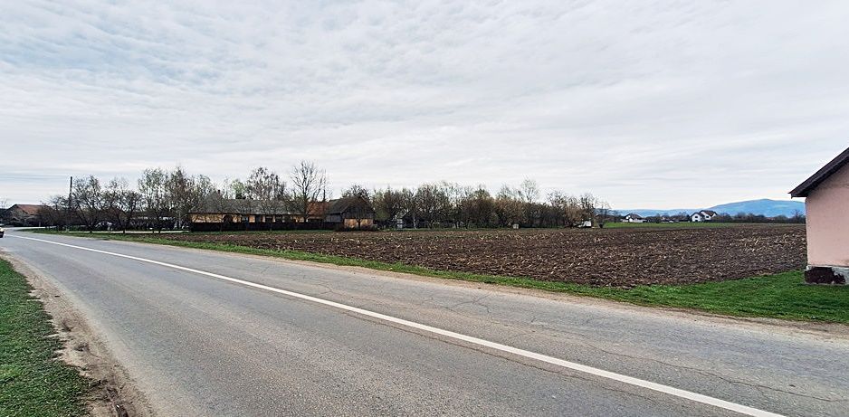 Teren intravilan pentru case in centrul Podu Oltului de 5600mp, 28 euro/mp - Poză 7