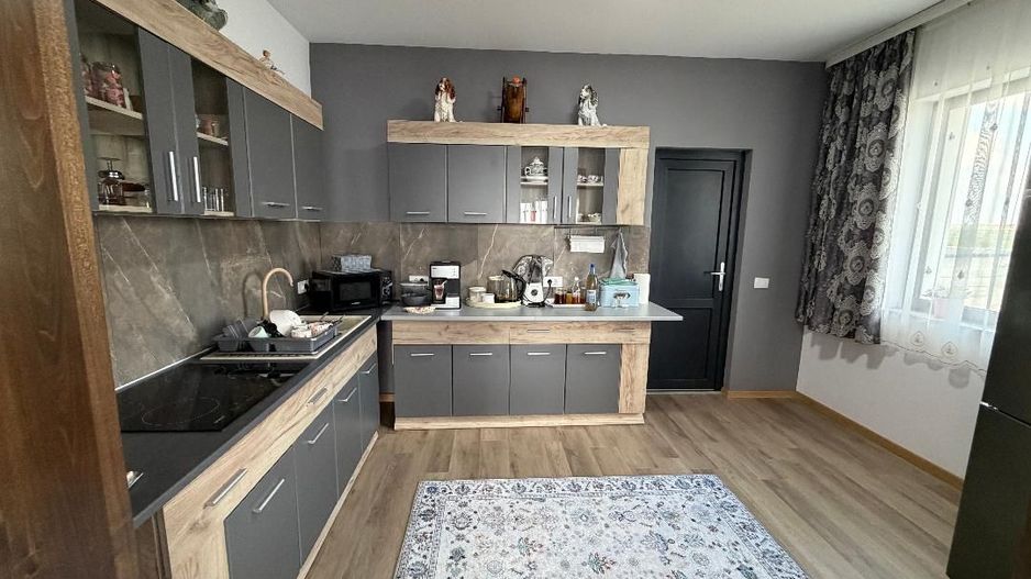 Casa noua in localitatea Carandeni - Poză 6