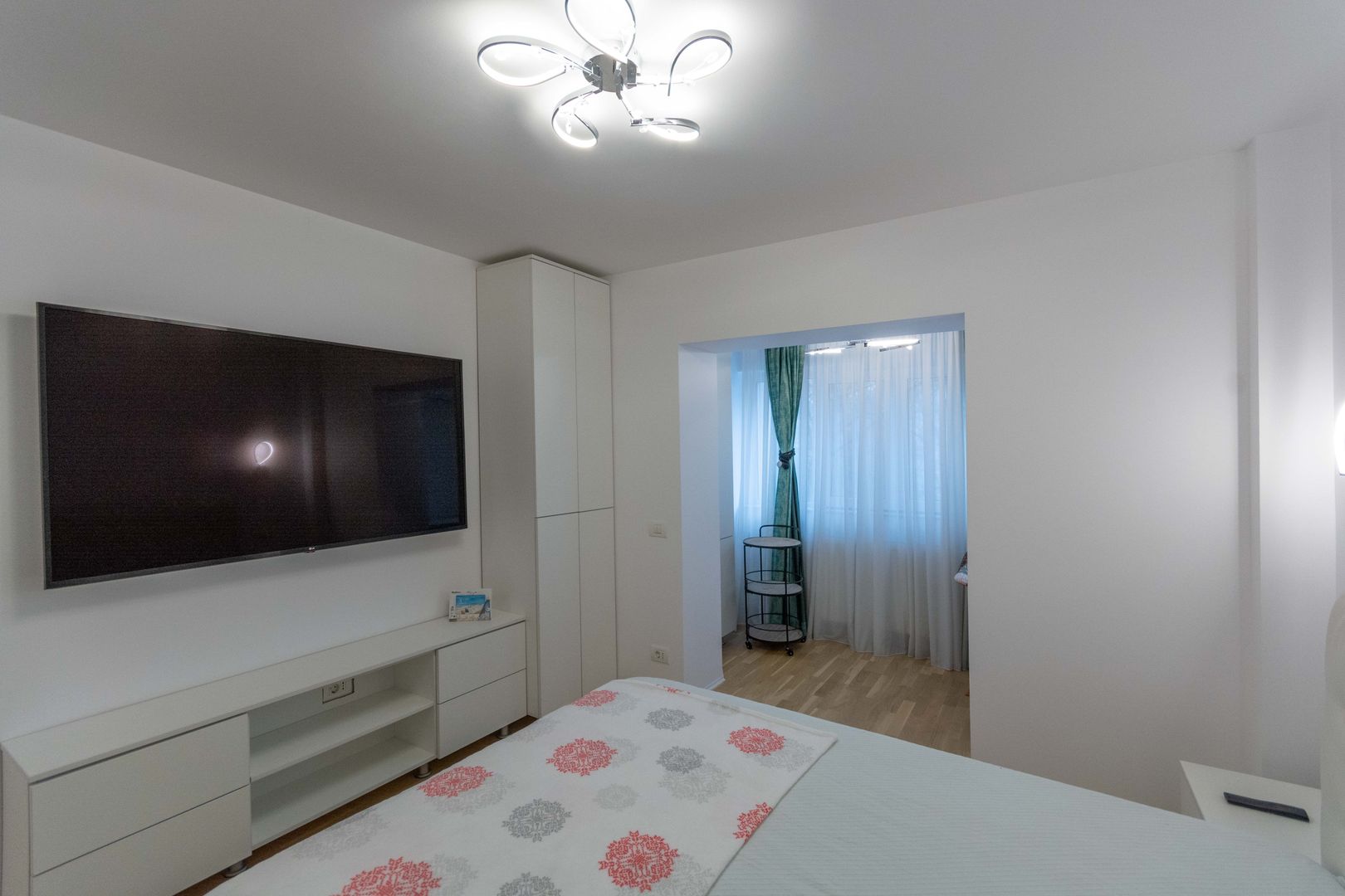 Calarasilor | 3 camere | Mai bine nu se poate, mai frumos nu exista - Poză 18