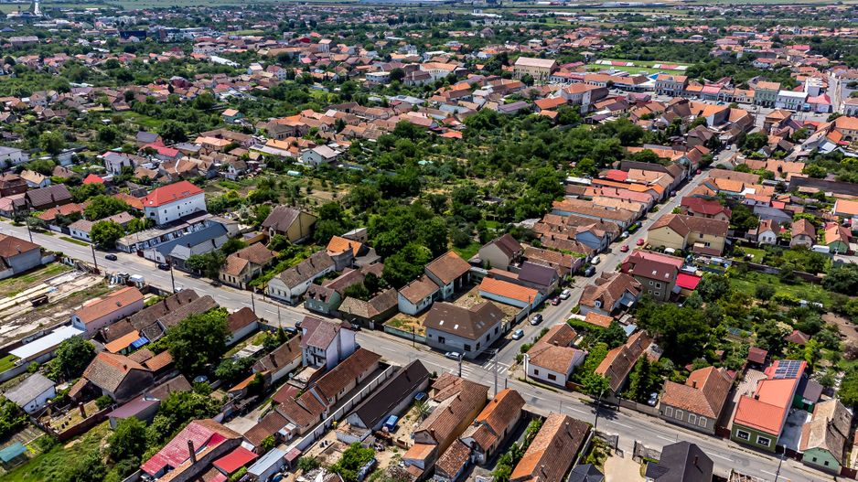 Imobil cu vizibilitate maximă și teren generos în Aradul NOU. - Poză 14