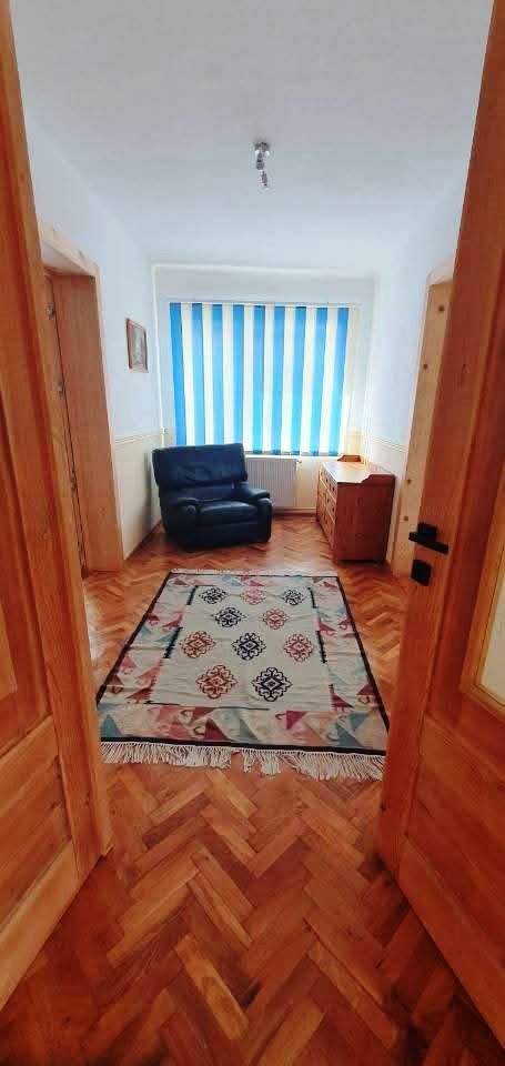 Casa cu suprafata de 140mp si teren 542mp,centrul localitatii Cristian - Poză 5