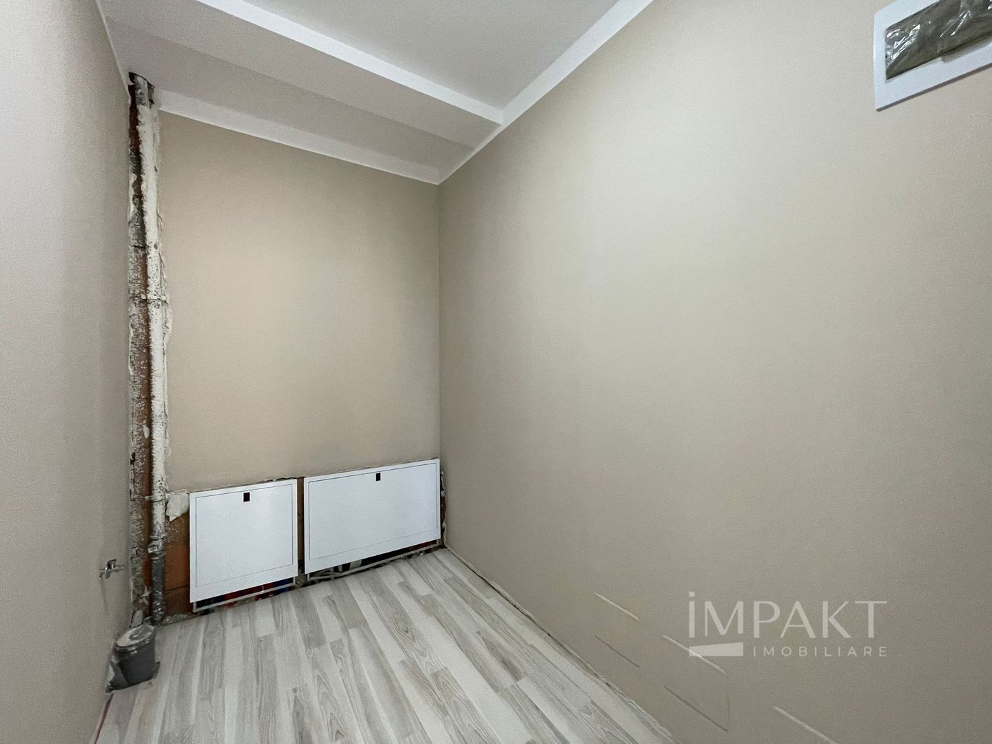 Casă / Vilă cu 4 camere de închiriat - Dezmir - Poză 15