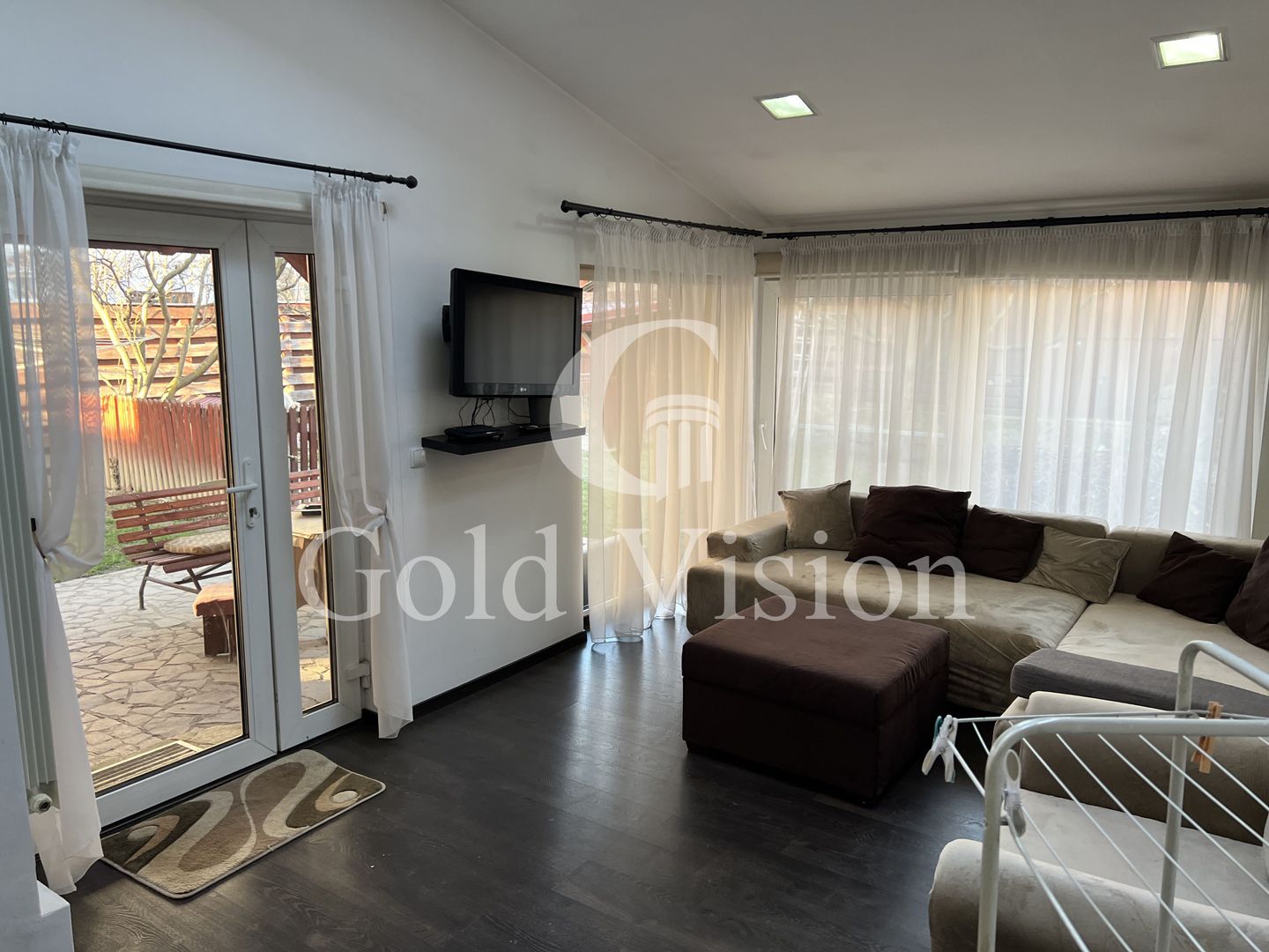 Casă cu 4 camere, 145 mp utili, curte proprie, zona Petrom/Carrefour - Poză 2