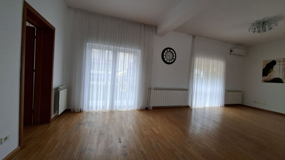 Vilă luminoasă I Gradina mare si loc de joacă privat I Iancu Nicolae - Poză 7