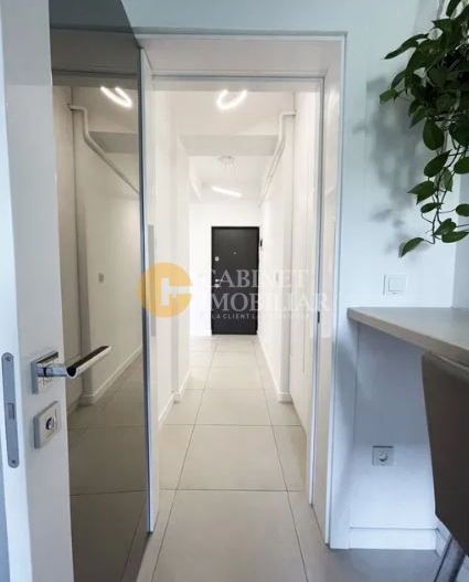 Etaj 2 Apartament 2 camere decomandat mobilat-utilat Loc parcare - Poză 4