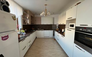 Vila 7 incaperi + 3 Anexe | 1800mp Teren | La Intrare in Dumbravita - Poză 3