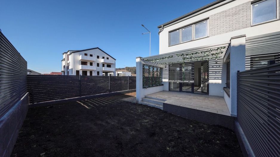 Casă Tip Duplex de Vânzare în Sânpetru | La Poalele Dealului Lempes - Poză 7