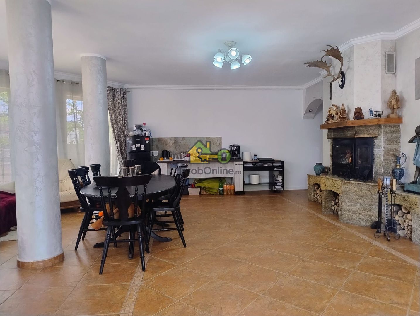 Vilă elegantă cu design luxos și grădină superb amenajată în Șag - Poză 8