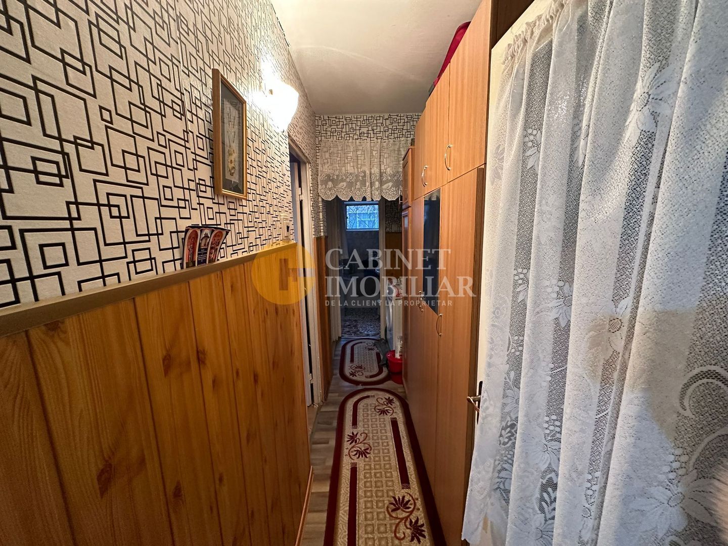 Apartament cu 4 camere - Etaj 1 - Mobilat si Utilat - zona Olimp - Poză 7