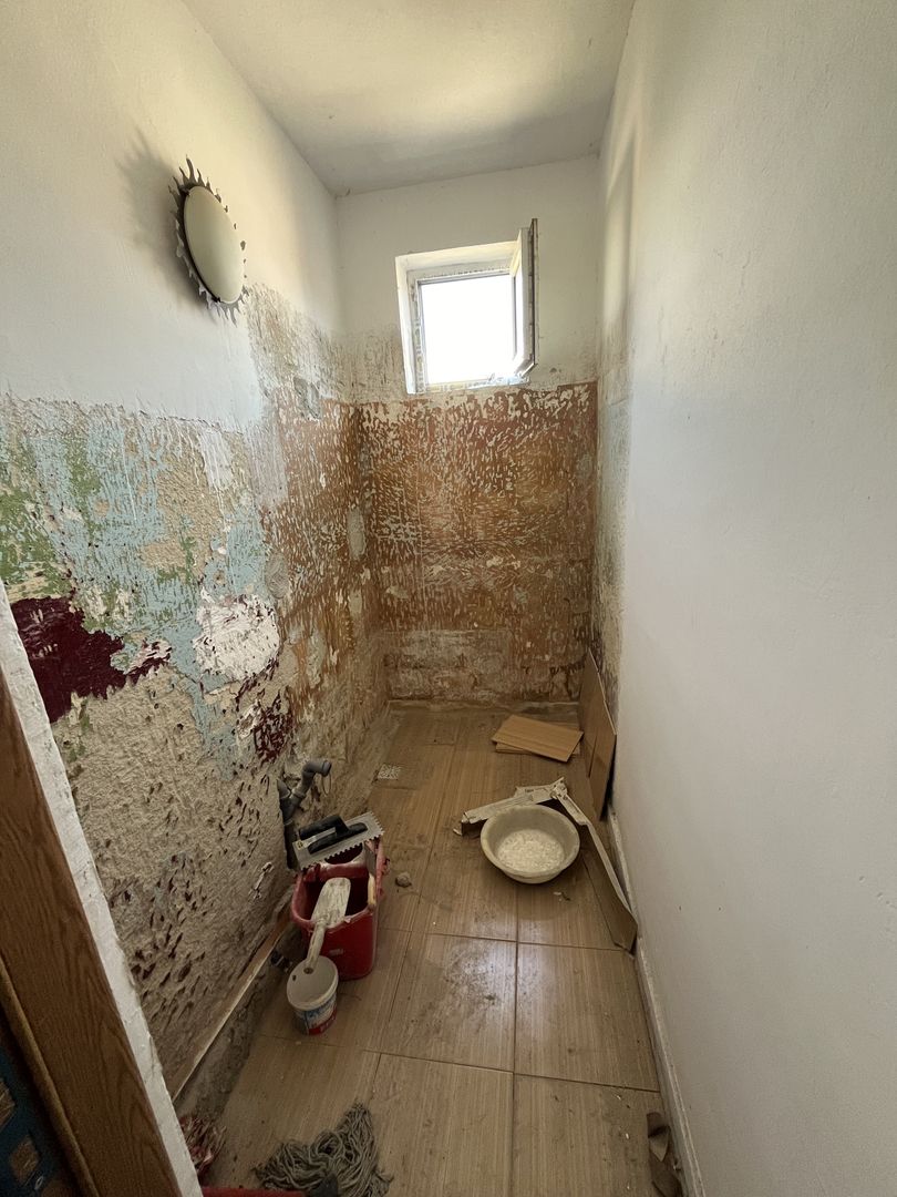 Apartament de vanzare in cartierul Lucian Blaga in stadiu de renovare! - Poză 2