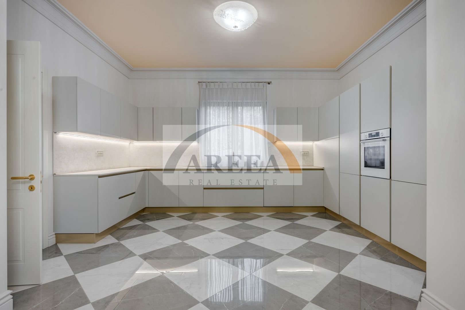 Oportunitate Unică Bijuterie Arhitecturală la 2 Minute de Jolie Ville - Poză 3