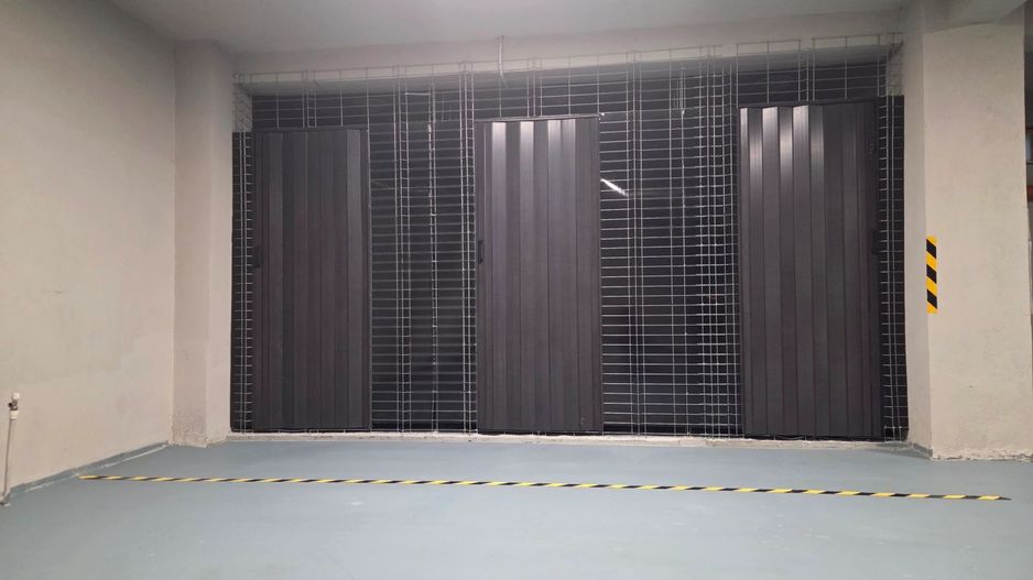 Spatiu subsol 227mp cu parcari subterane si boxe - Poză 8