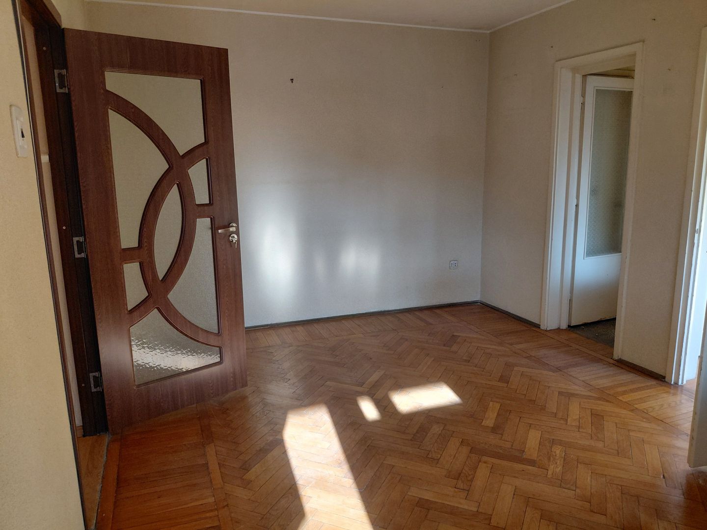 Apartament 2 camere, Tiglina 2, etaj 4,  balcon mare, liber! - Poză 17