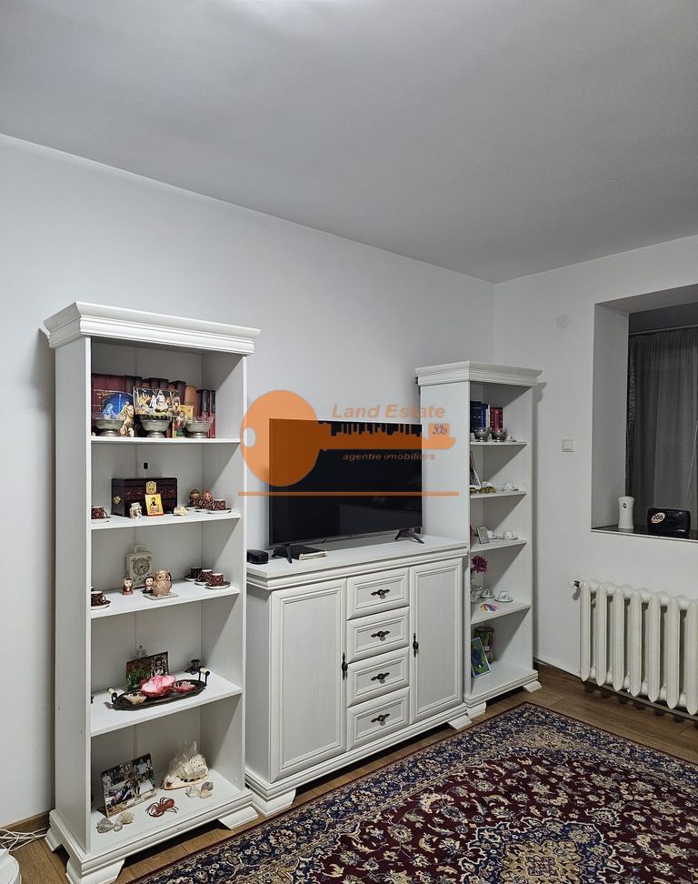 2 camere la 400m de metrou Favorit - Poză 2