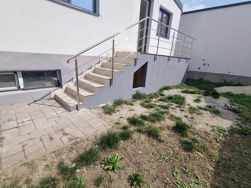 Apartament 3 camere si curte proprie aprox 80 mp biserica Bazilescu - Poză 9