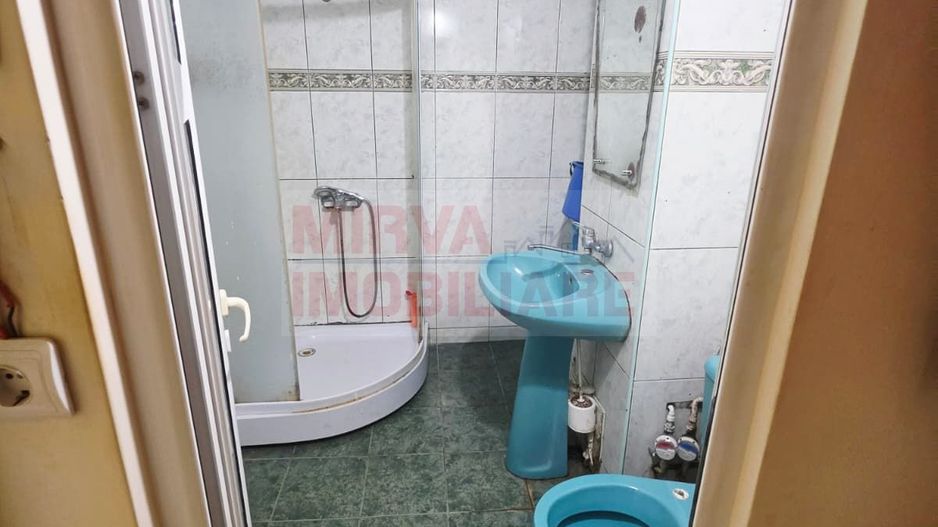 Vanzare apartament 2 camere decomandat, Malu Rosu, parter inalt - Poză 14