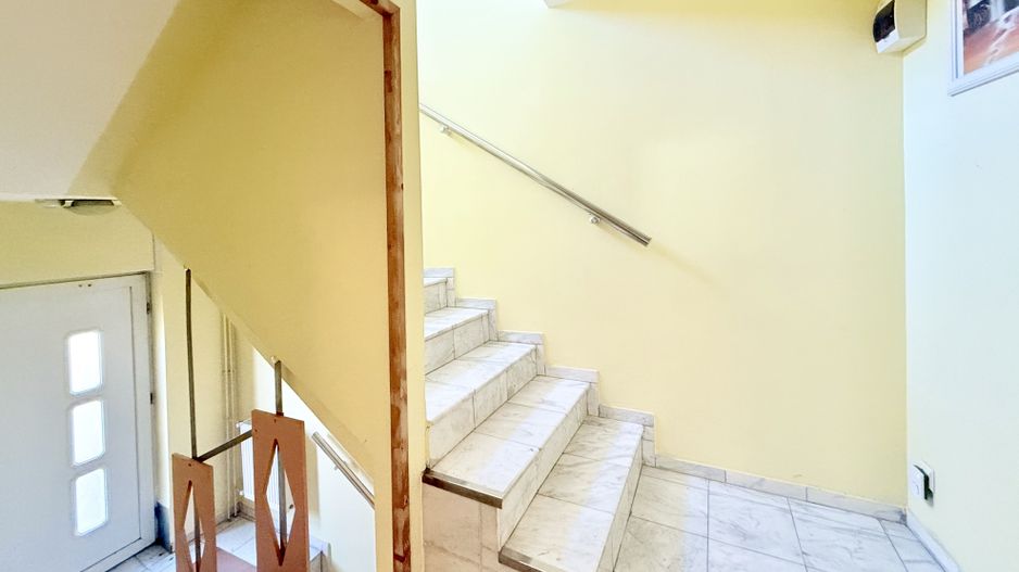 Casă practică, cu curte și parcare, în zona centrală - Parcul Carol - Poză 14