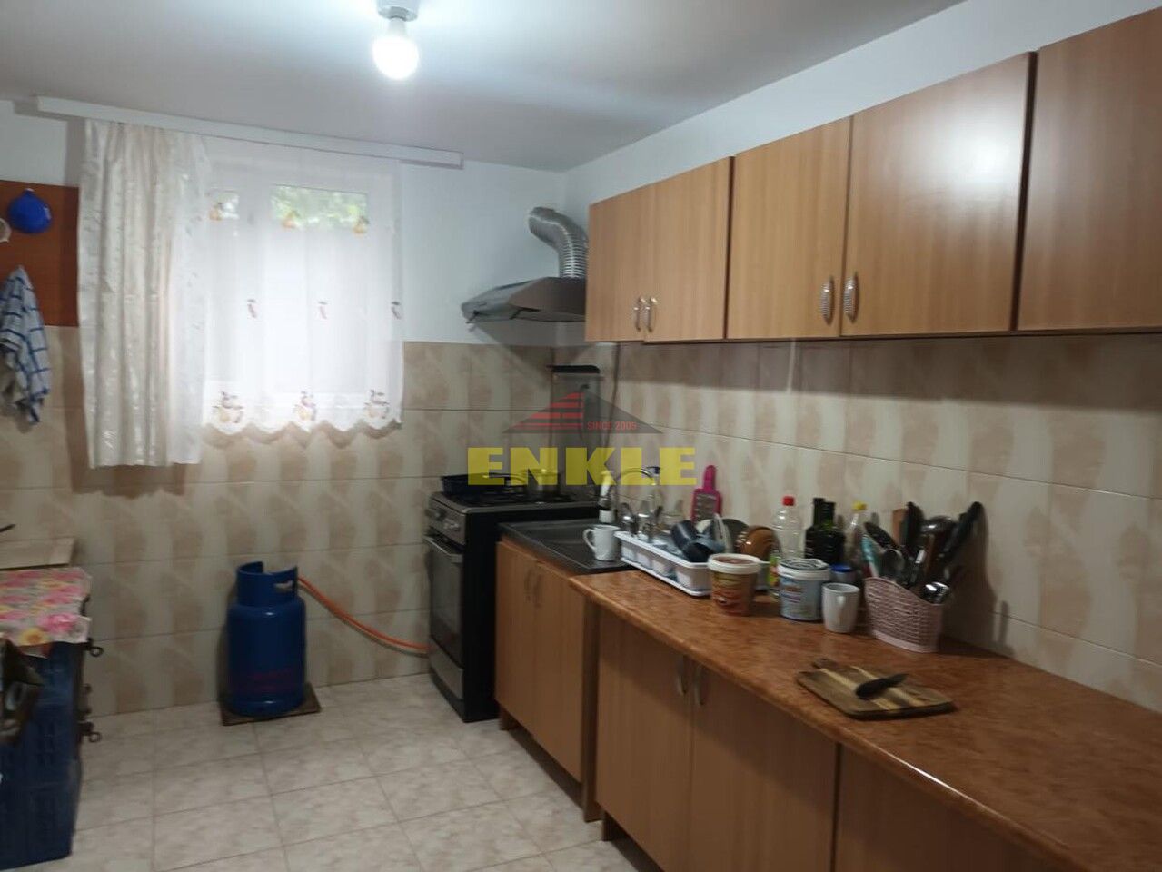 Casa , P+1+teren, 108 mp,Zona  Baisa ,teren 10000 mp,pret 150000 Euro - Poză 5