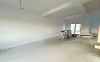 Duplex cu 4 camere despărțit prin camera tehnica | Mosnita Noua - Poză 8