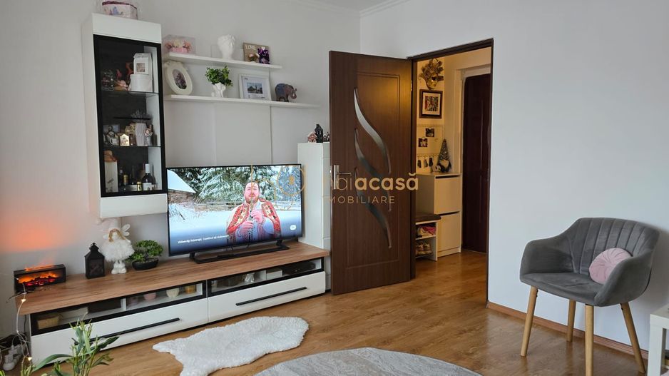Apartament 2 camere decomandate 53 mp zona Eroilor - Poză 2