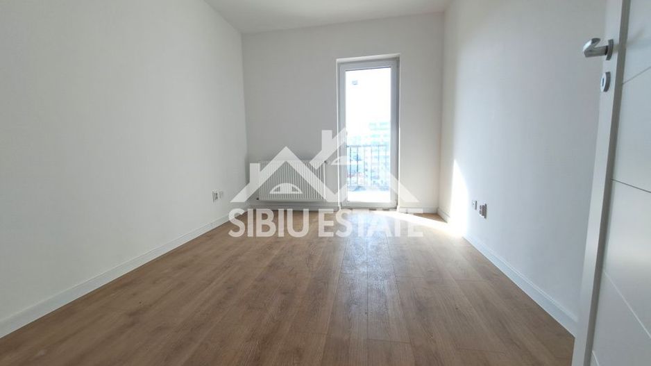 Apartament 4 camere, 2 bai bloc nou cu lift si parcare - Poză 17