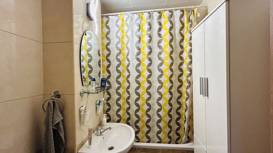 Apartament decomandat, cu 3 camere, 2 bai, 2 balcoane - Zona Strand - Poză 13