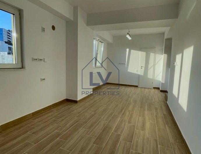 INCHIRIERE APARTAMENT 7 CAMERE | PIATA VICTORIEI - Poză 4