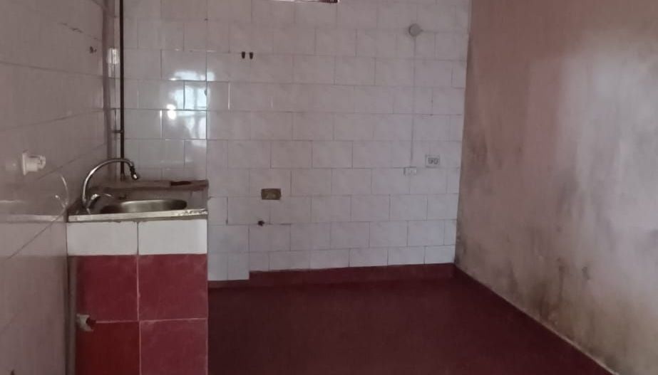 Apartament cu 4 camere si gradina in centrul orasului Brasov - Poză 1
