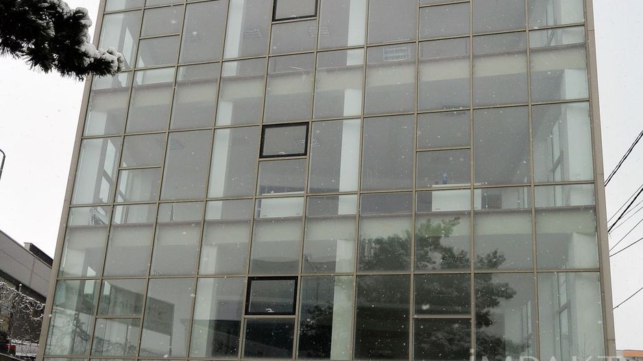 Cladire de birouri cu  spatii vitrate generoase in Zorilor. - Poză 1