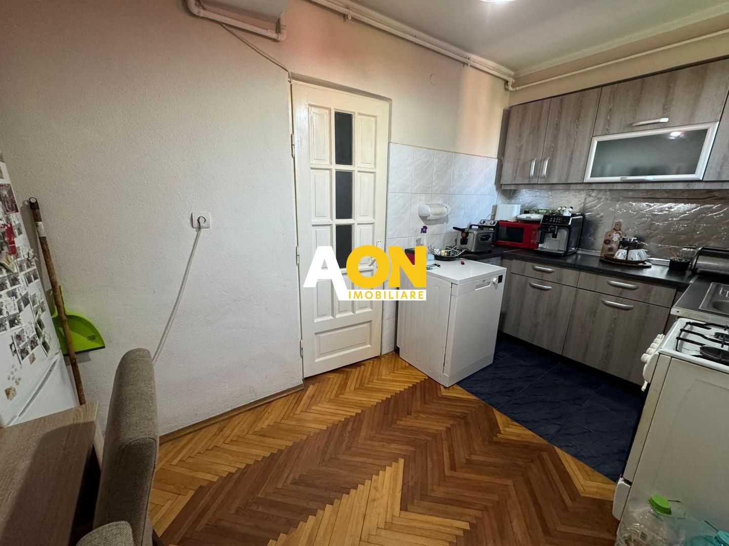 De vanzare apartament 3 camere, Cetate, zona B-dul Transilvaniei - Poză 9