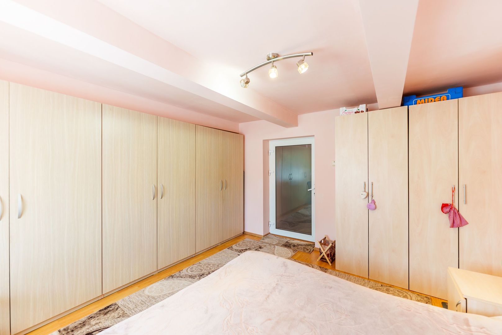 Casă cu grădina în Curtici - Poză 9