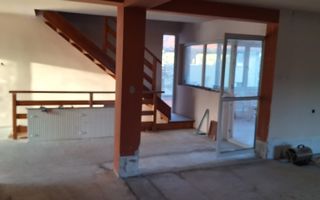 Casa singur in curte curte spatioasa zona Bartolomeu/Stupini - Poză 8