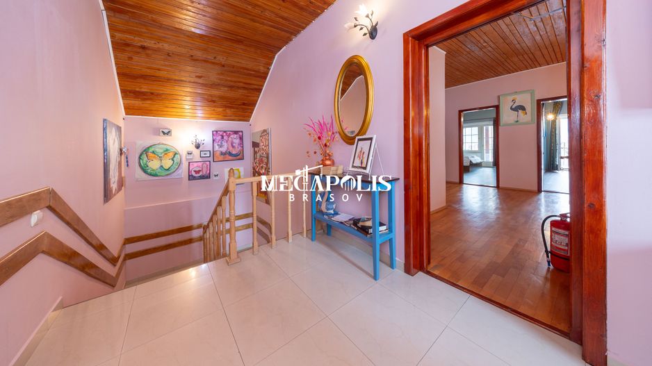 Pensiune de vânzare în Râșnov | 14 camere | 427 mp - Poză 23