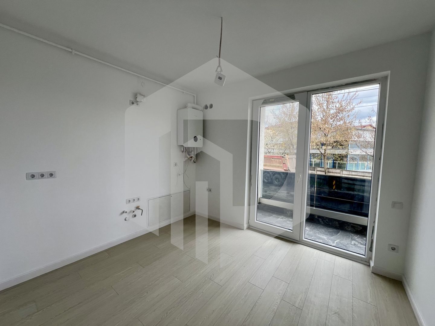 Apartament/ spatiu comercial in zona Kogalniceanu- Parter- La cheie - Poză 16